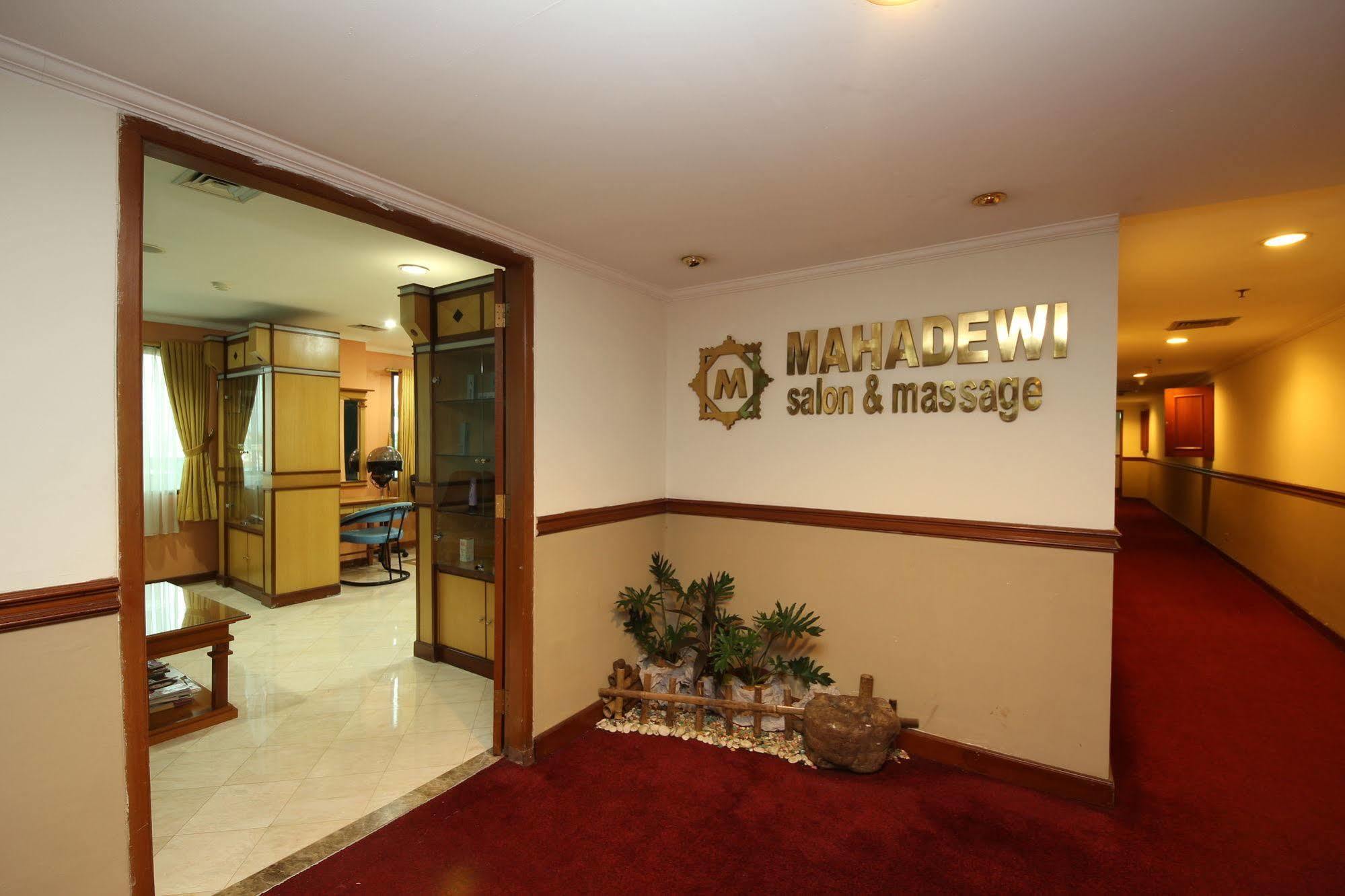 Maharani Hotel Джакарта Екстериор снимка